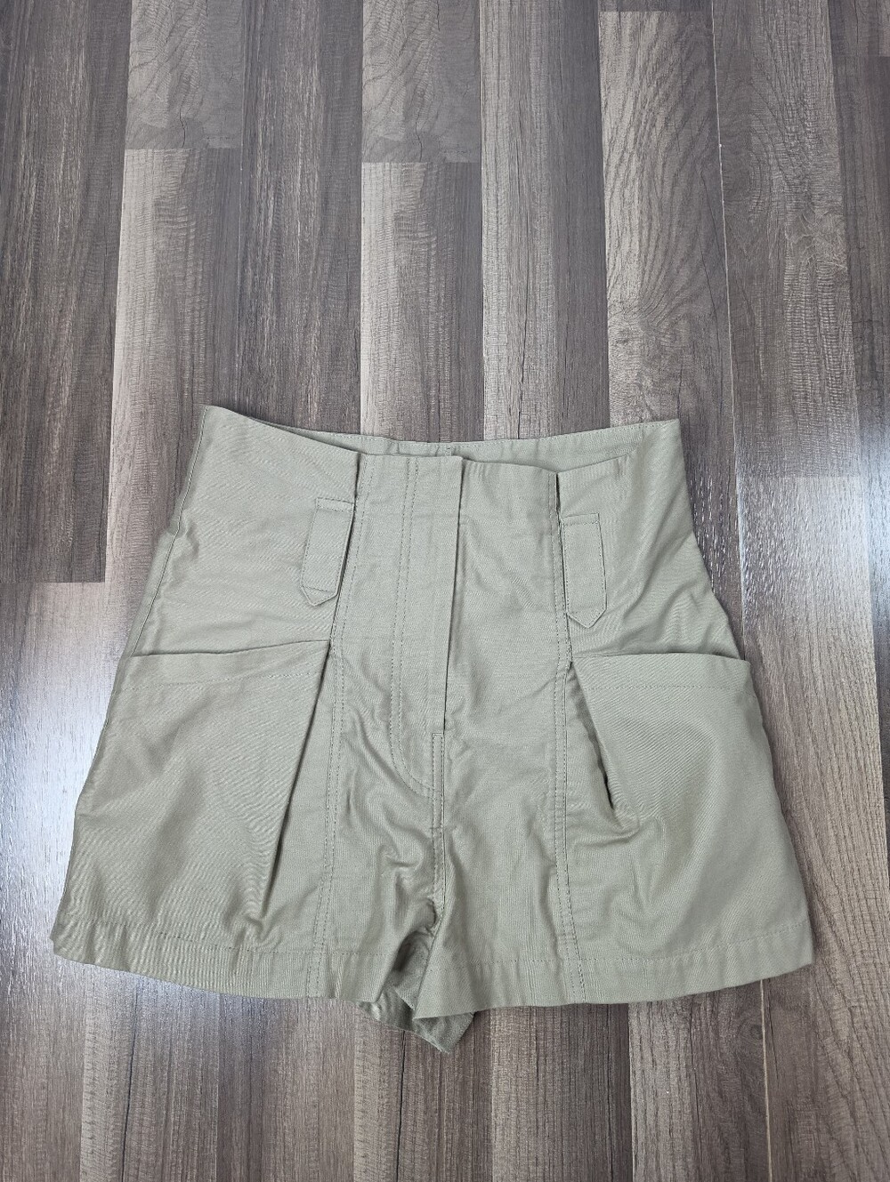 IRO Paris Bordina High-Waisted  Utility Shorts Khaki Quiet Luxury French Chic. 6